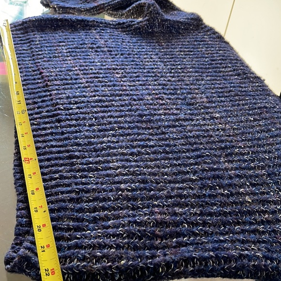 Lumiere, L, crop boxy cut,navy,off shoulder sleeves,acrylic/poly,casual EUC - Picture 6 of 9